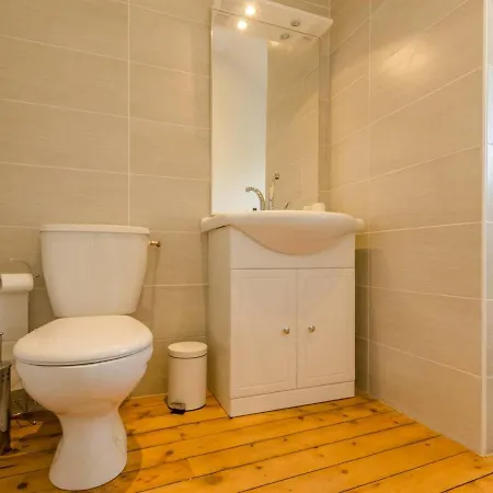Romilly-sur-seine, 2 Pieces, 4 Personnes - Fr-1-543-181 Apartament *